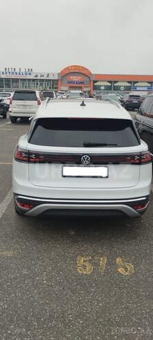 Volkswagen ID.6 Crozz-6