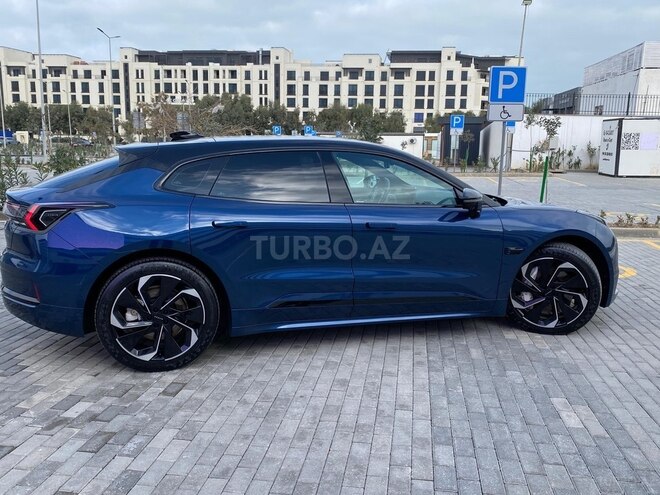 ZEEKR 001-3