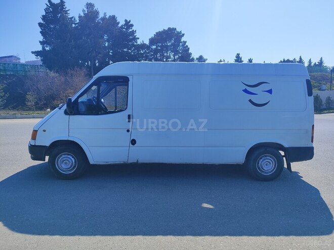 Ford Transit-3