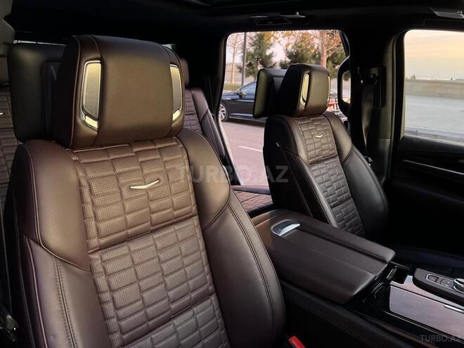 Cadillac Escalade-8