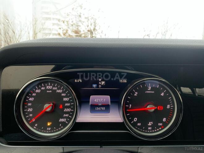 Mercedes E 220 d-6
