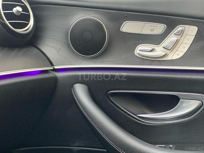 Mercedes E 220 d-11