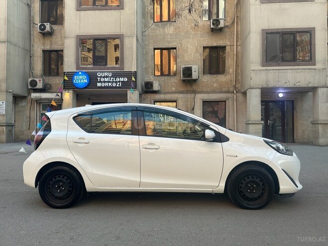 Toyota Aqua 2019, 122,000 km - 1.5 л - Bakı