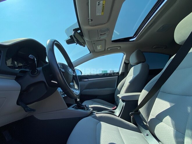 Hyundai Elantra-9