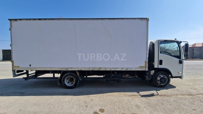 Isuzu  2014, 393,100 km - 5.2 l - Bakı