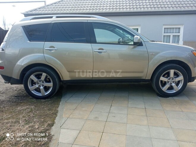 Mitsubishi Outlander 2007, 174,000 km - 3.0 л - Balakən