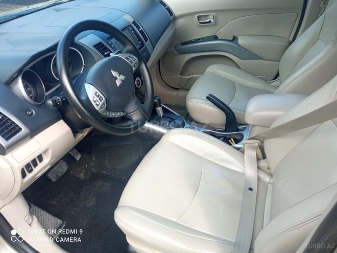 Mitsubishi Outlander 2007, 174,000 km - 3.0 л - Balakən