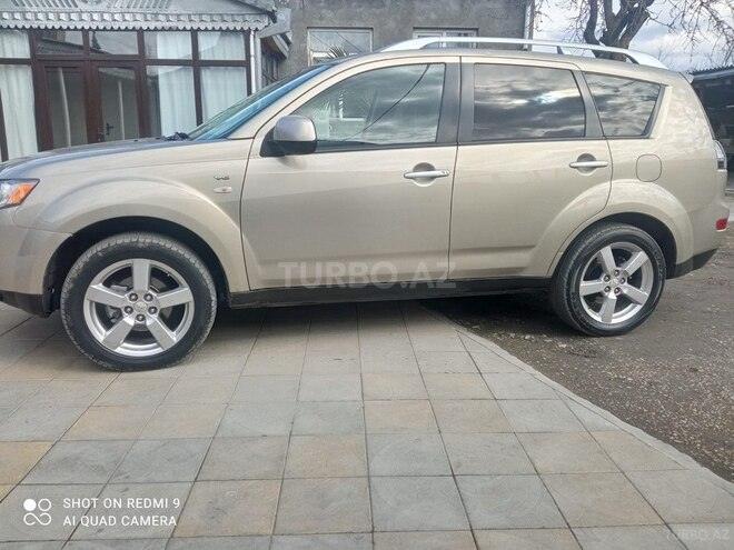 Mitsubishi Outlander 2007, 174,000 km - 3.0 л - Balakən