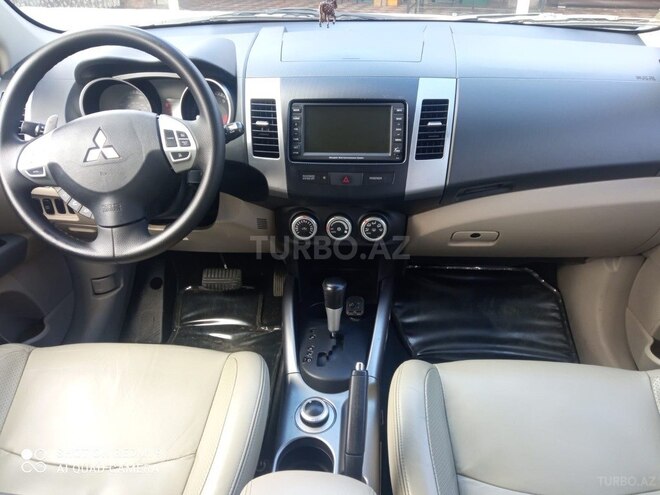 Mitsubishi Outlander 2007, 174,000 km - 3.0 л - Balakən