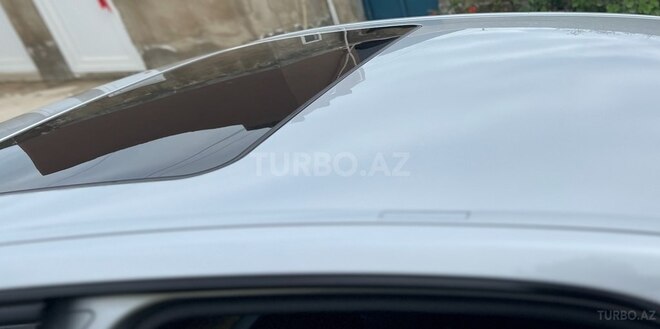 Mercedes E 220 d-3