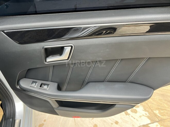 Mercedes E 220 d-4