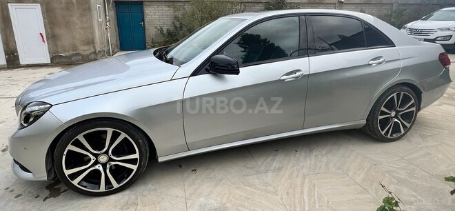 Mercedes E 220 d-6
