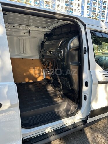 Ford Transit Connect-9
