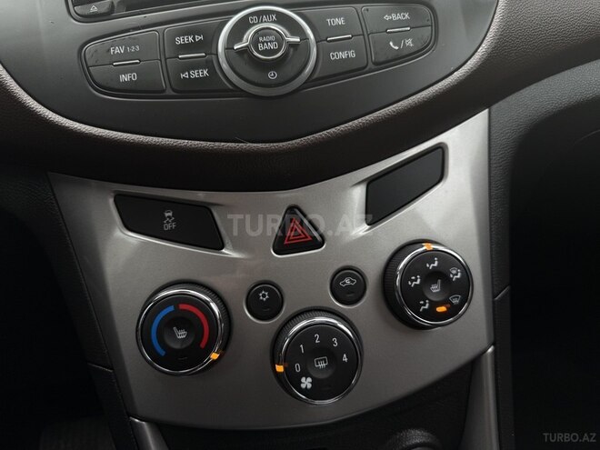 Chevrolet Trax-12