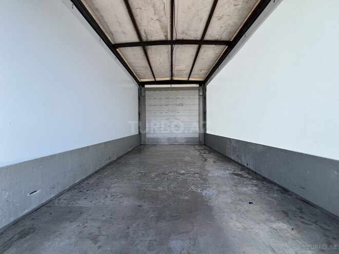 Ford Transit-8