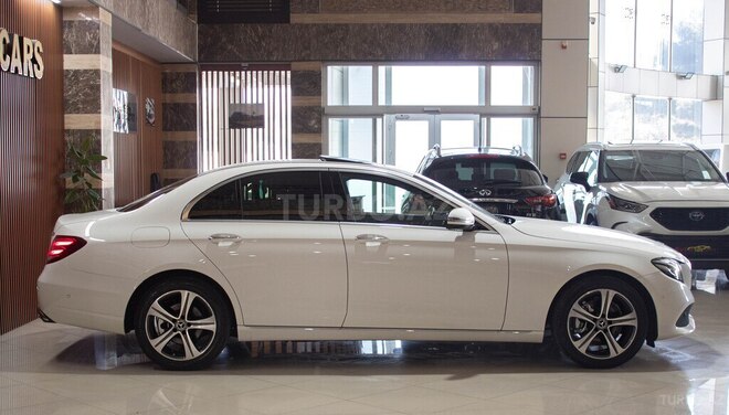 Mercedes E 220 d 2018, 185,000 km - 2.0 л - Bakı