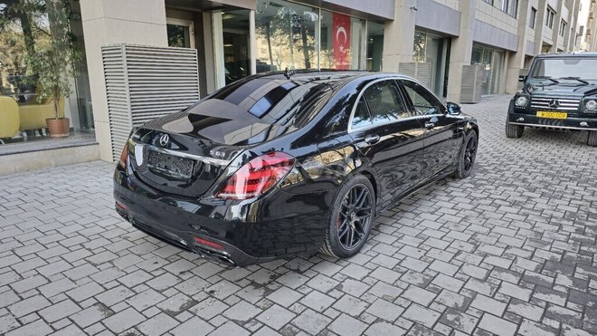 Mercedes  2018, 74,000 km - 4.0 l - Bakı
