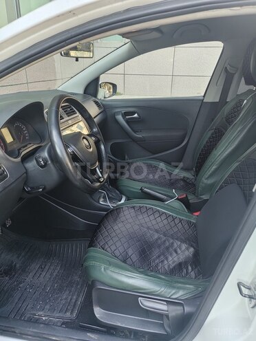Volkswagen Polo 2019, 180,000 km - 1.6 l - Bakı
