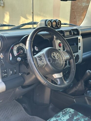 Toyota FJ Cruiser 2009, 46,000 km - 4.0 л - Bakı