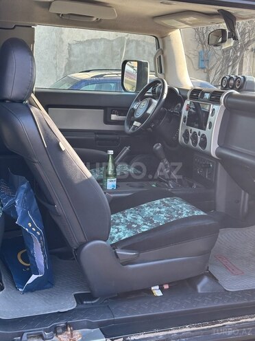 Toyota FJ Cruiser 2009, 46,000 km - 4.0 л - Bakı