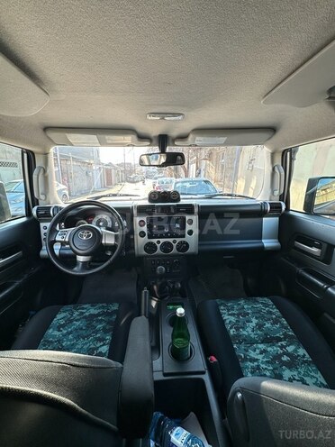 Toyota FJ Cruiser 2009, 46,000 km - 4.0 л - Bakı