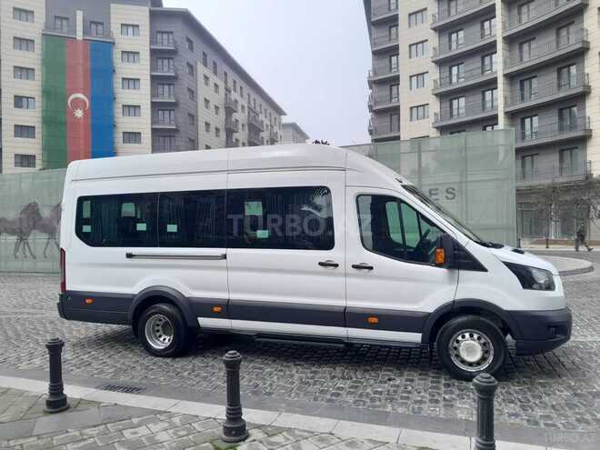 Ford Transit-4