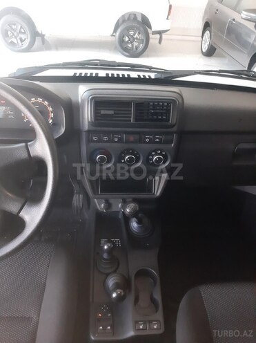LADA (VAZ) Niva-9