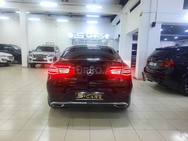 Mercedes GLC 250 4MATIC Coupe 2018, 63,000 km - 2.0 л - Bakı