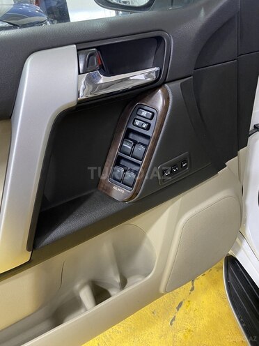 Toyota Land Cruiser Prado-20