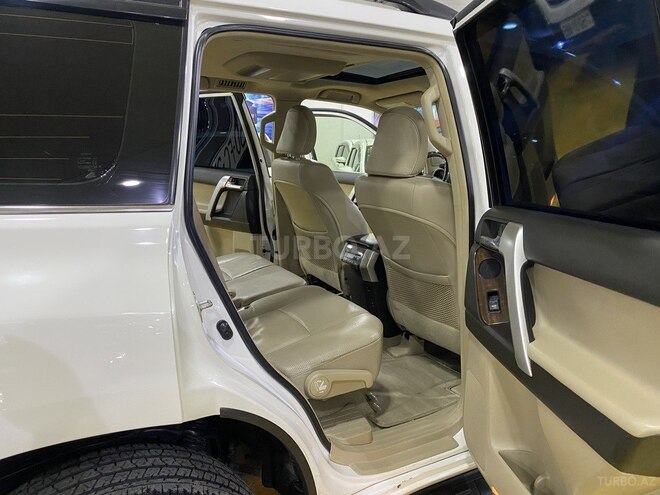 Toyota Land Cruiser Prado-13