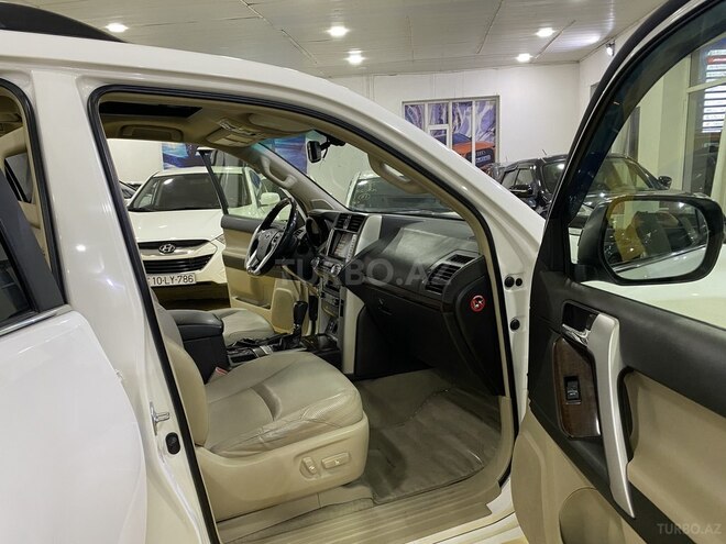 Toyota Land Cruiser Prado-11