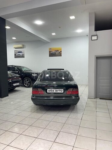 Mercedes E 280 2000, 330,600 km - 2.8 l - Sumqayıt