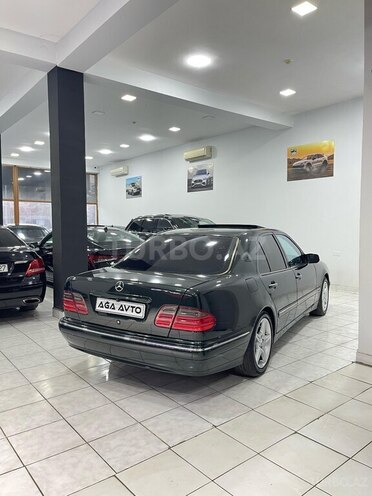 Mercedes E 280 2000, 330,600 km - 2.8 l - Sumqayıt
