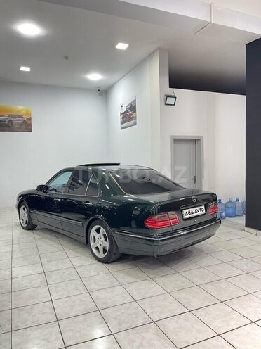 Mercedes E 280 2000, 330,600 km - 2.8 l - Sumqayıt