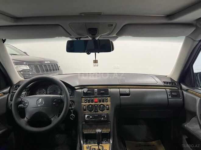 Mercedes E 280 2000, 330,600 km - 2.8 l - Sumqayıt