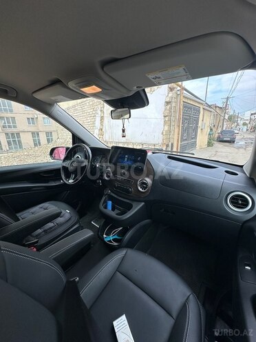 Mercedes Metris-4