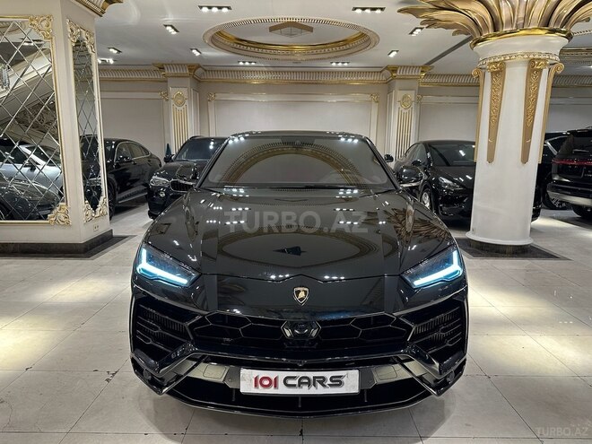 Lamborghini Urus-1