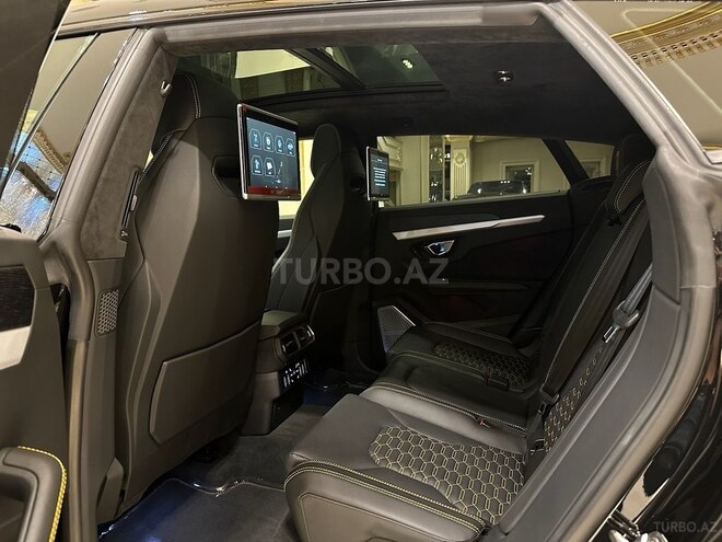 Lamborghini Urus-18