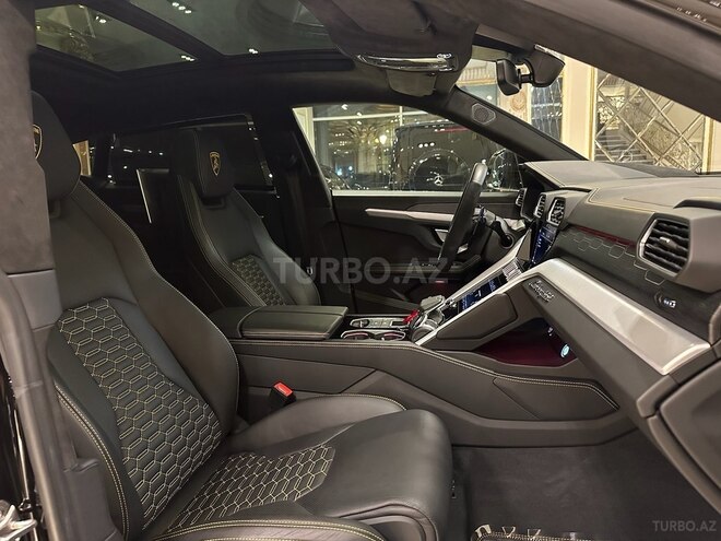 Lamborghini Urus-15