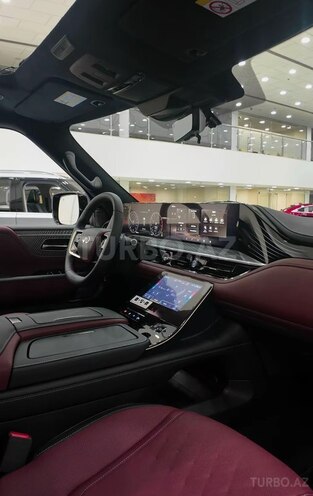 Infiniti QX80-9