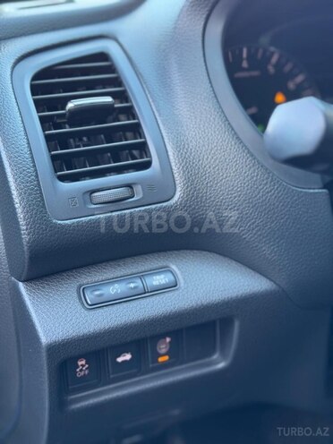 Nissan Altima-8