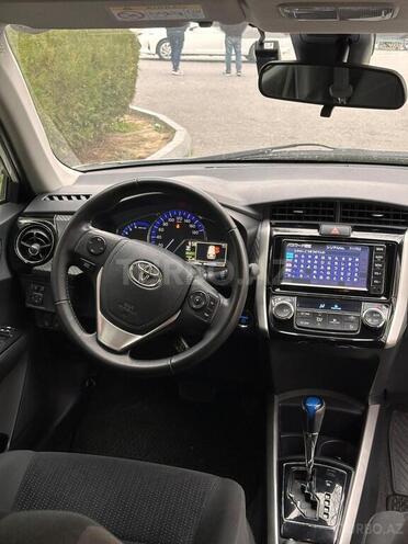 Toyota Corolla Fielder-8