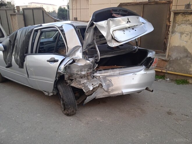 Mitsubishi Lancer-2