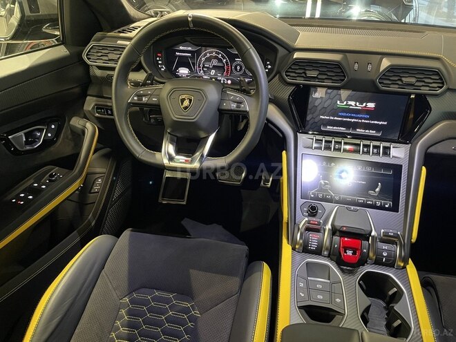 Lamborghini Urus-11