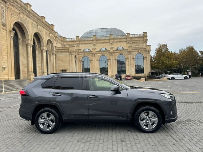 Toyota RAV4 2023, 17,000 km - 2.0 l - Bakı
