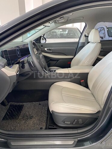 Hyundai Sonata-11