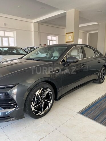 Hyundai Sonata-4