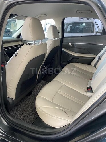 Hyundai Sonata-13