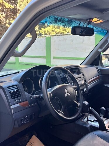 Mitsubishi Pajero 2008, 187,000 km - 3.0 л - Bakı
