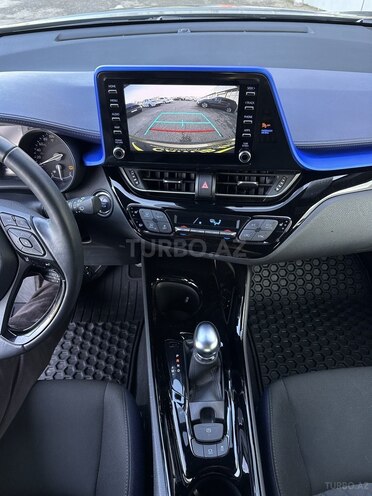 Toyota C-HR-11